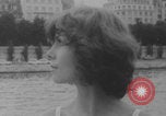 Standbild Französische Bikini Model Paris Frankreich, 1971, aus Sekunde 33 historischem Filmmaterial Videoclip 65675079026