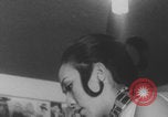 Standbild Französische Bikini Model Paris Frankreich, 1971, aus Sekunde 61 historischem Filmmaterial Videoclip 65675079026