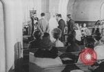 Standbild Christliche Kirche Hochzeit Vereinigtes Königreich, 1971, aus Sekunde 1 historischem Filmmaterial Videoclip 65675079027