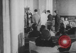 Standbild Christliche Kirche Hochzeit Vereinigtes Königreich, 1971, aus Sekunde 3 historischem Filmmaterial Videoclip 65675079027