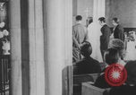Standbild Christliche Kirche Hochzeit Vereinigtes Königreich, 1971, aus Sekunde 6 historischem Filmmaterial Videoclip 65675079027