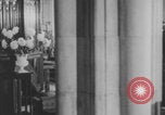 Standbild Christliche Kirche Hochzeit Vereinigtes Königreich, 1971, aus Sekunde 10 historischem Filmmaterial Videoclip 65675079027
