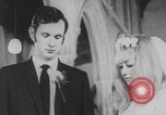Standbild Christliche Kirche Hochzeit Vereinigtes Königreich, 1971, aus Sekunde 17 historischem Filmmaterial Videoclip 65675079027