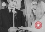 Standbild Christliche Kirche Hochzeit Vereinigtes Königreich, 1971, aus Sekunde 21 historischem Filmmaterial Videoclip 65675079027