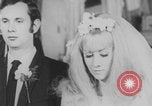 Standbild Christliche Kirche Hochzeit Vereinigtes Königreich, 1971, aus Sekunde 25 historischem Filmmaterial Videoclip 65675079027