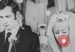 Standbild Christliche Kirche Hochzeit Vereinigtes Königreich, 1971, aus Sekunde 26 historischem Filmmaterial Videoclip 65675079027