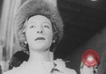 Standbild Christliche Kirche Hochzeit Vereinigtes Königreich, 1971, aus Sekunde 42 historischem Filmmaterial Videoclip 65675079027