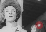Standbild Christliche Kirche Hochzeit Vereinigtes Königreich, 1971, aus Sekunde 43 historischem Filmmaterial Videoclip 65675079027