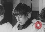 Standbild Christliche Kirche Hochzeit Vereinigtes Königreich, 1971, aus Sekunde 50 historischem Filmmaterial Videoclip 65675079027