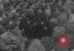 Standbild Flüchtlinge Budapest Ungarn, 1956, aus Sekunde 1 historischem Filmmaterial Videoclip 65675079031