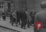 Standbild Flüchtlinge Budapest Ungarn, 1956, aus Sekunde 7 historischem Filmmaterial Videoclip 65675079031