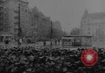 Standbild Flüchtlinge Budapest Ungarn, 1956, aus Sekunde 42 historischem Filmmaterial Videoclip 65675079031