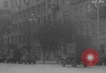 Standbild Flüchtlinge Budapest Ungarn, 1956, aus Sekunde 56 historischem Filmmaterial Videoclip 65675079031