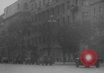 Standbild Flüchtlinge Budapest Ungarn, 1956, aus Sekunde 57 historischem Filmmaterial Videoclip 65675079031