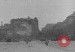 Standbild Flüchtlinge Budapest Ungarn, 1956, aus Sekunde 61 historischem Filmmaterial Videoclip 65675079031
