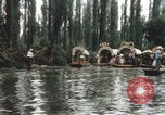 Immagine di Canali Xochimilco Città del Messico Messico, 1962, secondo 17 filmato di repertorio 65675079064