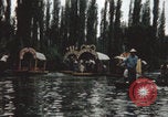 Immagine di Canali Xochimilco Città del Messico Messico, 1962, secondo 23 filmato di repertorio 65675079064