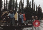 Immagine di Canali Xochimilco Città del Messico Messico, 1962, secondo 30 filmato di repertorio 65675079064