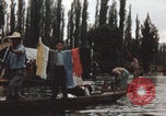 Immagine di Canali Xochimilco Città del Messico Messico, 1962, secondo 31 filmato di repertorio 65675079064