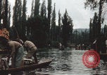 Immagine di Canali Xochimilco Città del Messico Messico, 1962, secondo 38 filmato di repertorio 65675079064