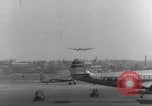 Standbild LaGuardia Flughafen TWA Radar United States USA, 1945, aus Sekunde 7 historischem Filmmaterial Videoclip 65675079147
