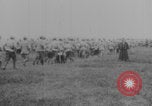 Image les soldats font la démonstration de chars de super-réducteur France, 1914, de la seconde 12 séquences d'archives historiques vidéo 65675079173