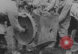 Image les soldats font la démonstration de chars de super-réducteur France, 1914, de la seconde 17 séquences d'archives historiques vidéo 65675079173