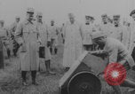 Image les soldats font la démonstration de chars de super-réducteur France, 1914, de la seconde 22 séquences d'archives historiques vidéo 65675079173