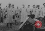 Image les soldats font la démonstration de chars de super-réducteur France, 1914, de la seconde 23 séquences d'archives historiques vidéo 65675079173