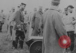 Image les soldats font la démonstration de chars de super-réducteur France, 1914, de la seconde 26 séquences d'archives historiques vidéo 65675079173