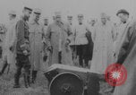 Image les soldats font la démonstration de chars de super-réducteur France, 1914, de la seconde 28 séquences d'archives historiques vidéo 65675079173