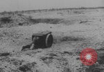 Image les soldats font la démonstration de chars de super-réducteur France, 1914, de la seconde 62 séquences d'archives historiques vidéo 65675079173