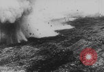 Standbild Französische Soldaten kämpfen gegen Deutsche 1 Weltkrieg Verdun Frankreich, 1916, aus Sekunde 11 historischem Filmmaterial Videoclip 65675079194
