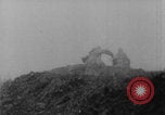Standbild Französische Soldaten kämpfen gegen Deutsche 1 Weltkrieg Verdun Frankreich, 1916, aus Sekunde 18 historischem Filmmaterial Videoclip 65675079194