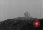 Standbild Französische Soldaten kämpfen gegen Deutsche 1 Weltkrieg Verdun Frankreich, 1916, aus Sekunde 19 historischem Filmmaterial Videoclip 65675079194