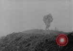 Standbild Französische Soldaten kämpfen gegen Deutsche 1 Weltkrieg Verdun Frankreich, 1916, aus Sekunde 24 historischem Filmmaterial Videoclip 65675079194