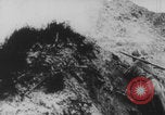 Standbild Französische Soldaten kämpfen gegen Deutsche 1 Weltkrieg Verdun Frankreich, 1916, aus Sekunde 29 historischem Filmmaterial Videoclip 65675079194