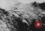 Standbild Französische Soldaten kämpfen gegen Deutsche 1 Weltkrieg Verdun Frankreich, 1916, aus Sekunde 31 historischem Filmmaterial Videoclip 65675079194