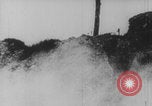 Standbild Französische Soldaten kämpfen gegen Deutsche 1 Weltkrieg Verdun Frankreich, 1916, aus Sekunde 42 historischem Filmmaterial Videoclip 65675079194
