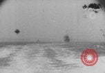 Standbild United States Navy und Armee ankommen Frankreich WWI Frankreich, 1917, aus Sekunde 4 historischem Filmmaterial Videoclip 65675079195
