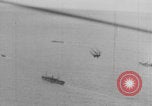 Standbild United States Navy und Armee ankommen Frankreich WWI Frankreich, 1917, aus Sekunde 12 historischem Filmmaterial Videoclip 65675079195