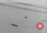 Standbild United States Navy und Armee ankommen Frankreich WWI Frankreich, 1917, aus Sekunde 13 historischem Filmmaterial Videoclip 65675079195