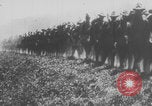 Standbild United States Navy und Armee ankommen Frankreich WWI Frankreich, 1917, aus Sekunde 35 historischem Filmmaterial Videoclip 65675079195