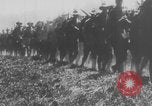 Standbild United States Navy und Armee ankommen Frankreich WWI Frankreich, 1917, aus Sekunde 38 historischem Filmmaterial Videoclip 65675079195