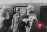 Image Arrivée du train Kaiser Wilhelm II Europe, 1918, de la seconde 27 séquences d'archives historiques vidéo 65675079196
