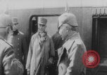 Image Arrivée du train Kaiser Wilhelm II Europe, 1918, de la seconde 32 séquences d'archives historiques vidéo 65675079196