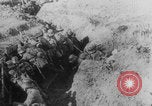 Image Les Allemands chargent la première Guerre mondiale sur le champ de bataille Europe, 1918, de la seconde 6 séquences d'archives historiques vidéo 65675079197