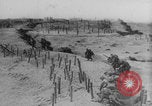 Image Les Allemands chargent la première Guerre mondiale sur le champ de bataille Europe, 1918, de la seconde 34 séquences d'archives historiques vidéo 65675079197
