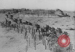 Image Les Allemands chargent la première Guerre mondiale sur le champ de bataille Europe, 1918, de la seconde 35 séquences d'archives historiques vidéo 65675079197