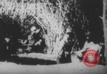 Image Les soldats français portent des corps Europe, 1915, de la seconde 16 séquences d'archives historiques vidéo 65675079200